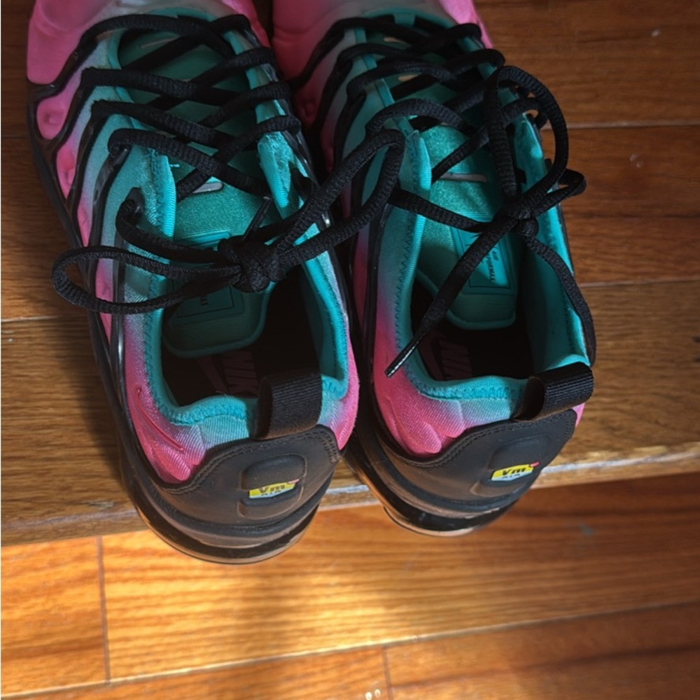 Nike Vapor Max Women's Sneakers - Pink and Green - Picture 5 of 5